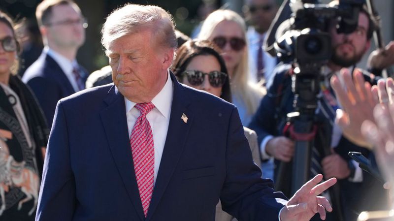 Zabilježen historijski pad podrške Donaldu Trumpu
