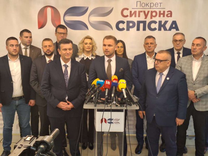 Zašto opozicija u RS-u uglavnom šuti na dolazak Trumpovih saradnika na skup SNSD-a