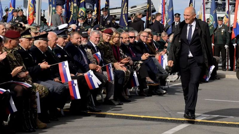 Incidenti na obilježavanju Dana suverenosti u Kopru: Zvižduci za Janeza Janšu i reakcija policije