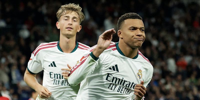 Mbappe dvostruki strijelac u sigurnoj pobjedi Reala nad Sevillom pred derbi s Barcelonom
