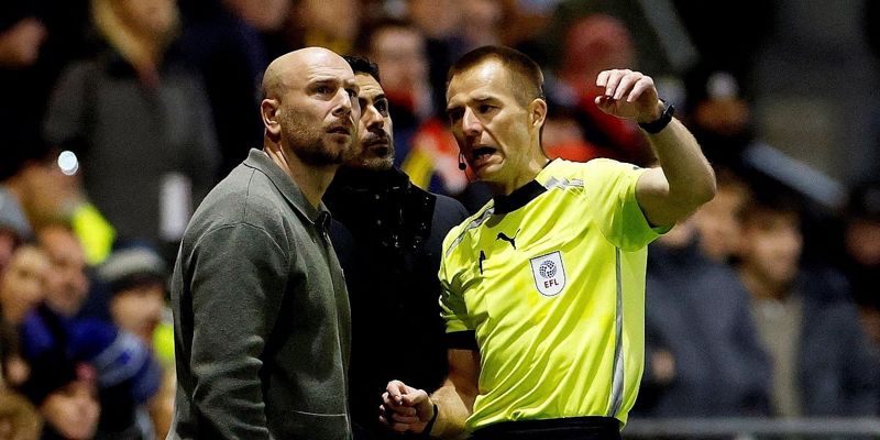 Pojava drona iznad stadiona nakratko prekinula utakmicu Arsenala u Liga kupu