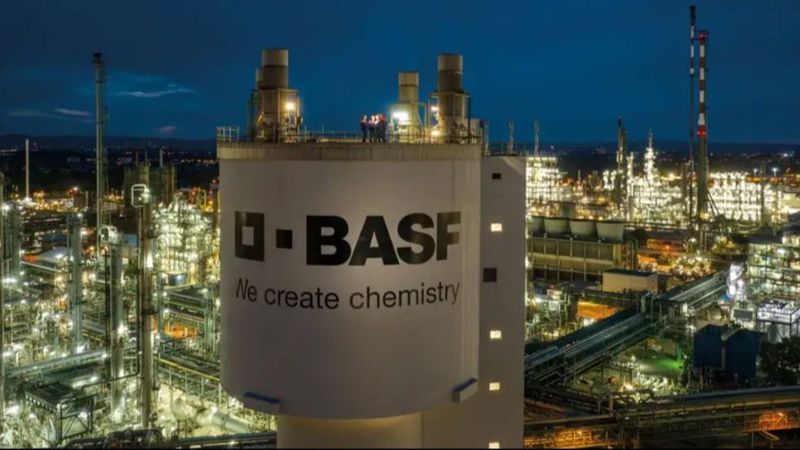 Njemački gigant BASF korigovao procjene profita naviše nakon poskupljenja proizvoda