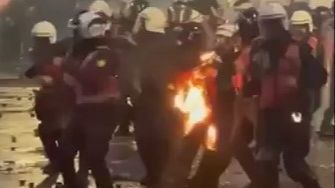 Neredi tokom protesta u Albaniji: Povrijeđena dvojica specijalaca nakon bacanja zapaljivih naprava