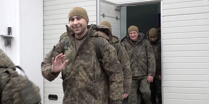 Dva ruska vojnika napustila ratište u civilnoj odjeći i pokušala stići do Kijeva