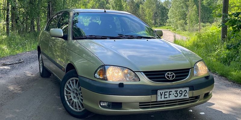 Toyota Avensis vrijedna 1.500 eura svjedoči o prednostima starijih automobila nad modernim vozilima