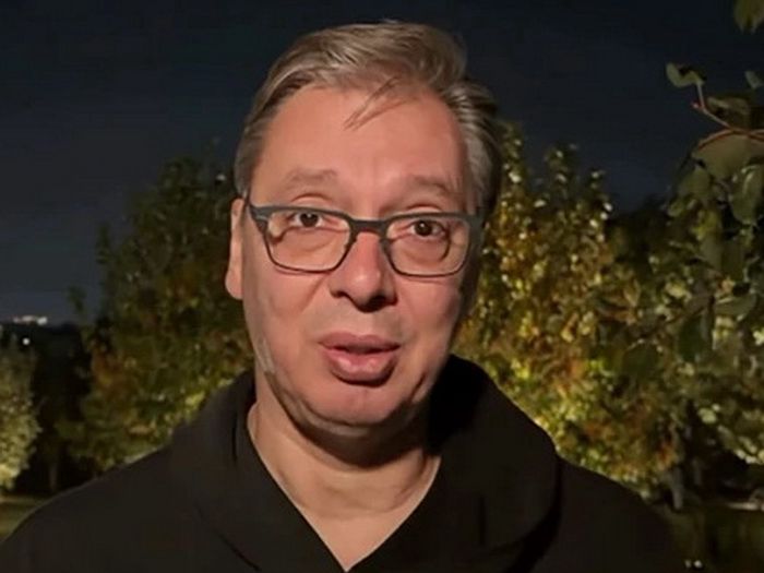 Vučić poručio da slijedi teška borba nakon protesta ispred redakcije u Beogradu