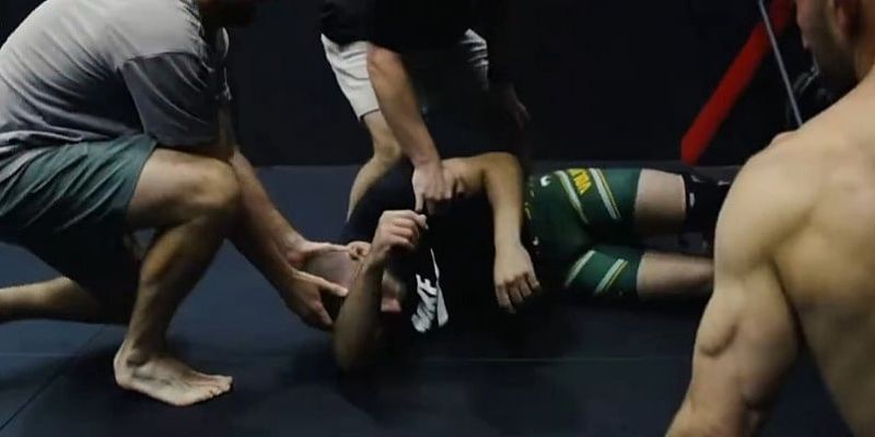 Iscrpljujući treninzi uoči UFC 333: Član tima Alexandera Volkanovskog kolabirao tokom priprema