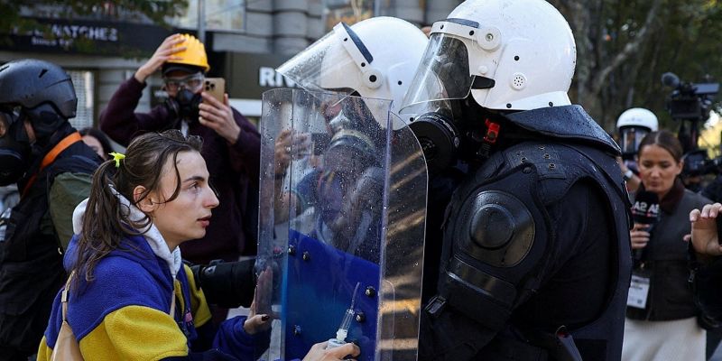 Nemiri na ulicama Albanije: Sukobi demonstranata i policije dok vlasti najavljuju nagrade za snage sigurnosti