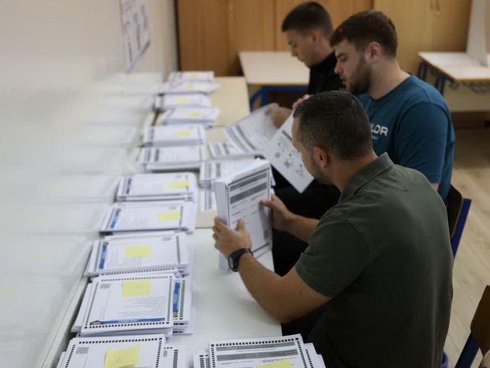 Glasački paketi iz inostranstva stigli u CIK: U toku verifikacija uoči početka brojanja