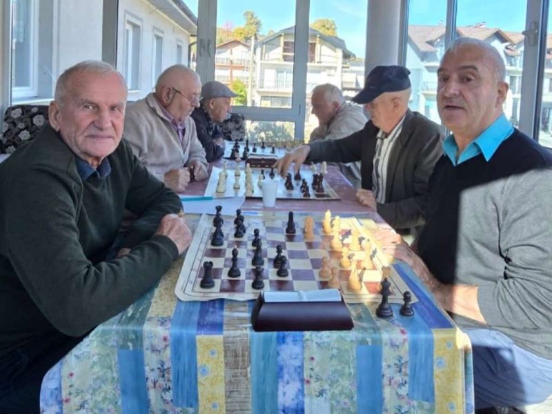 Težak položaj penzionera u Ključu: Minimalna primanja i visoke cijene zdravstvenih usluga