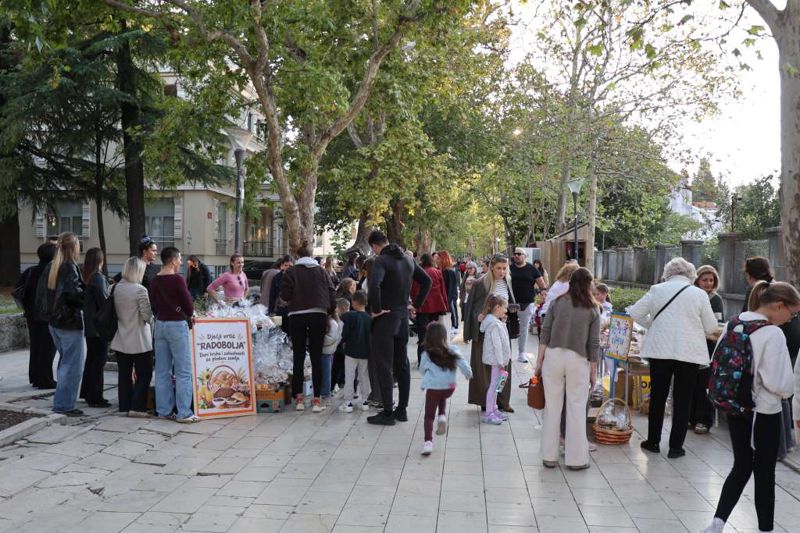 Mostarski mališani obilježili Dane kruha humanitarnom prodajnom akcijom
