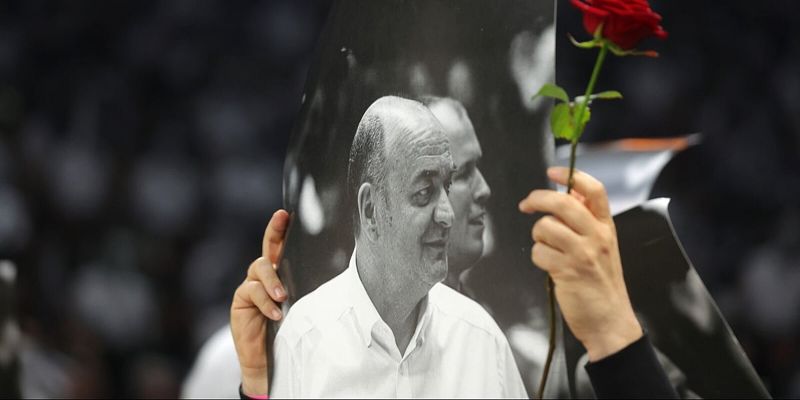 Tadić posvetio izborni uspjeh studenata Duletu Vujoševiću: Trpio je pritiske huligana pred kućom