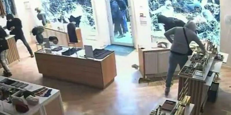 Val nasilja i pljački u Lyonu: Na meti izgrednika brojne radnje i zlatara u centru grada