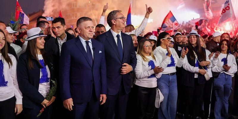 Premijer Slovačke Robert Fico pružio podršku Aleksandru Vučiću na predizbornom skupu u Novom Sadu