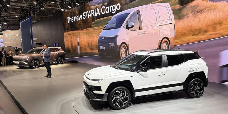 Hyundai na sajmu u Parizu predstavio novu generaciju modela Tucson i Bayon te električnu Stariju Cargo