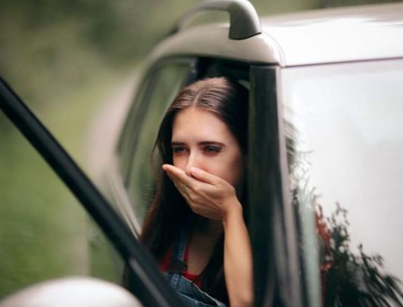 Zašto električna vozila kod pojedinih putnika izazivaju mučninu i kako ublažiti simptome