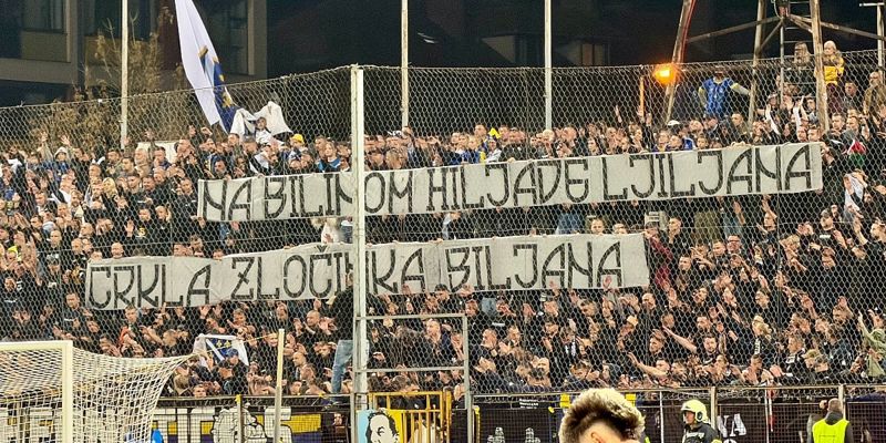 Navijači BiH transparentom u Zenici reagovali na smrt osuđene ratne zločinke Biljane Plavšić