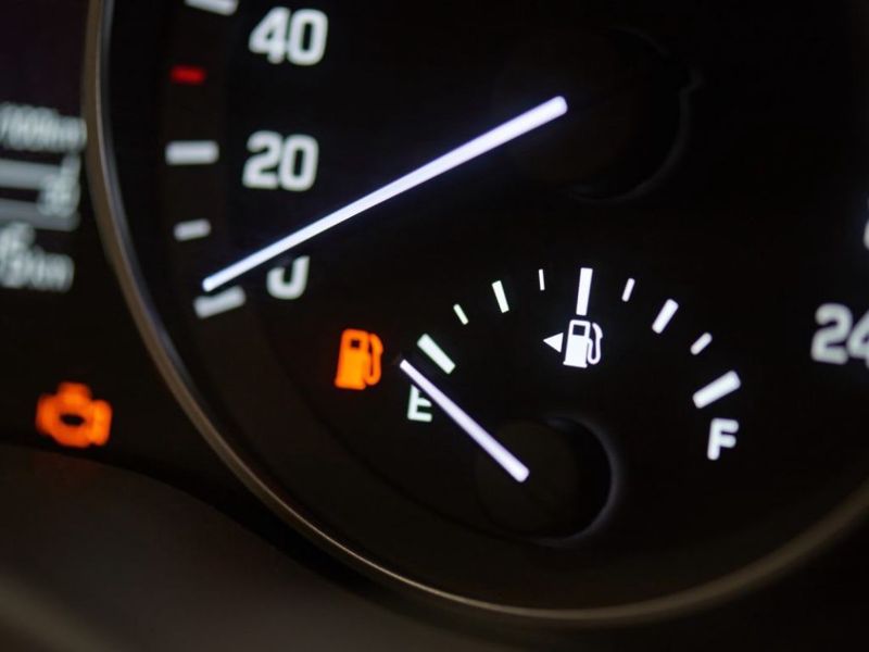 Vožnja na rezervi: Šta se zapravo dešava u sistemu vašeg automobila