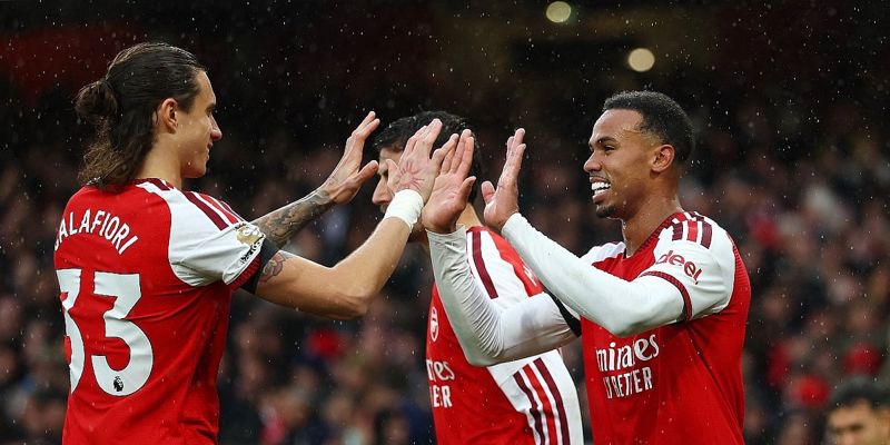 Arsenal savladao Everton i izjednačio se s Manchester Cityjem na vrhu Premier lige