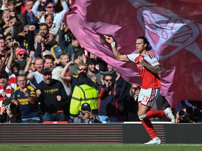 Arsenal nakon preokreta savladao Leeds i sustigao Manchester City na vrhu tabele