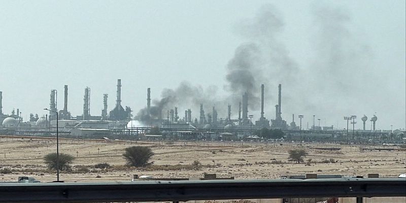 Napad Huta na postrojenje Saudi Aramca potaknuo rast cijena nafte na globalnom tržištu