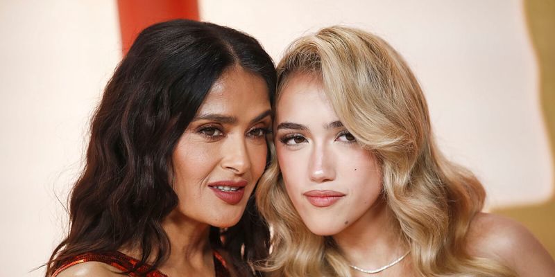 Salma Hayek ponosna na kćerku Valentinu povodom njenog pojavljivanja na naslovnici modnog magazina