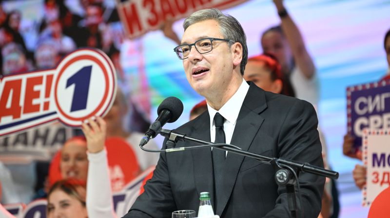 Vučić na završnom skupu optužio opoziciju za djelovanje po stranim nalozima