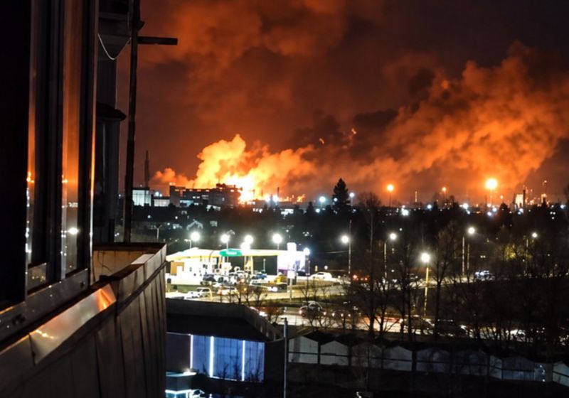Napad dronovima izazvao požar u ruskom hemijskom postrojenju: Pogođeni i drugi industrijski objekti