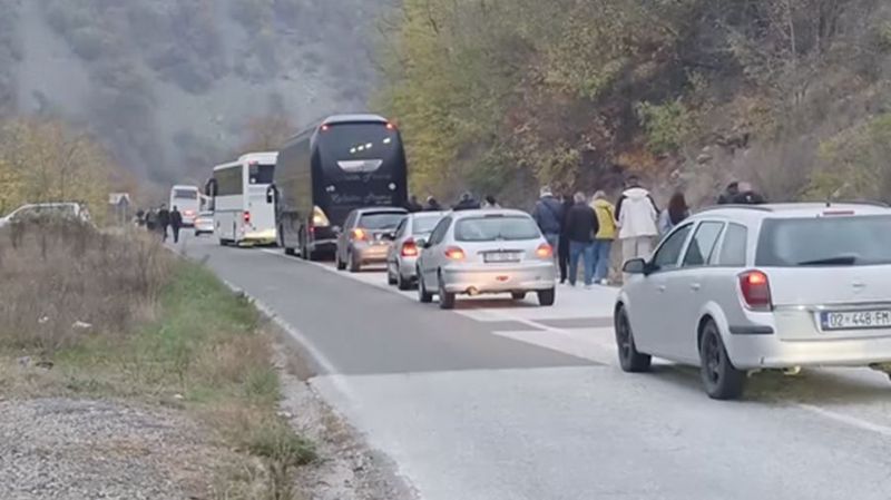 Velike kolone na prijelazima Jarinje i Brnjak zbog glasanja na izborima u Srbiji