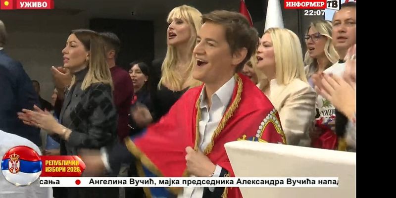 Slavlje u štabu SNS-a uz pjesmu posvećenu Mladiću: Ana Brnabić i Miloš Vučević među okupljenima