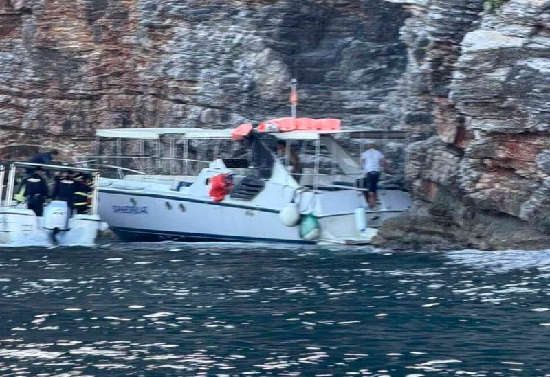 Drama u Budvi: Zapalio se čamac sa dvadeset turista u blizini ostrva Sveti Nikola
