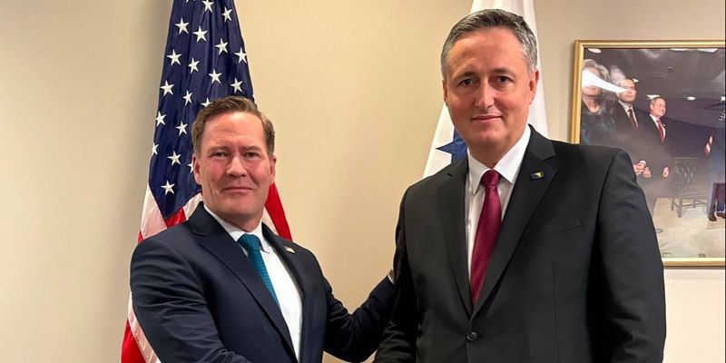 Američki diplomata se našalio nakon susreta s Bećirovićem: Sljedeći put moram ponijeti stolicu