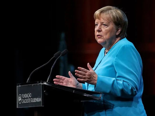 Angela Merkel smatra da bi na čelu Njemačke trebala biti žena