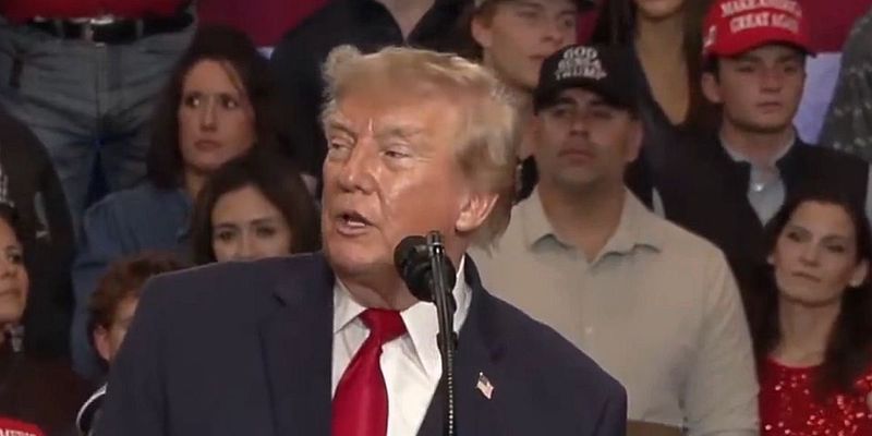 Neobičan prekid na Trumpovom skupu: Buka nakratko zaustavila govor o Iranu
