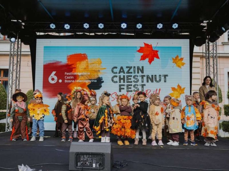 U Cazinu otvoren šesti Chestnut Fest posvećen promociji kestena i lokalne tradicije