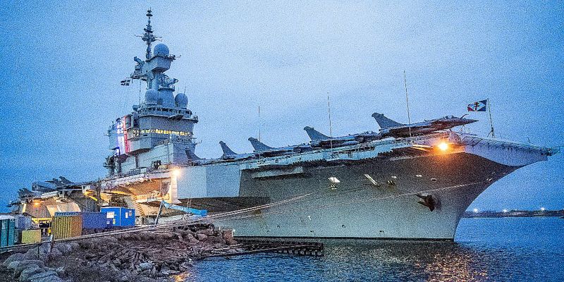 Francuska razmatra produženje službe nosača aviona Charles de Gaulle nakon 2038. godine