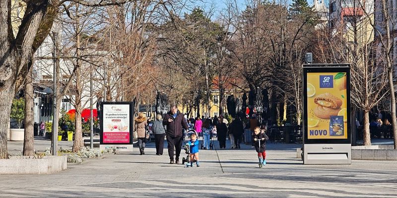 Banjalučka i ključka policija rasvijetlile razbojništvo: Uhapšene dvije osobe, pronađeni ukradeni novac i telefoni