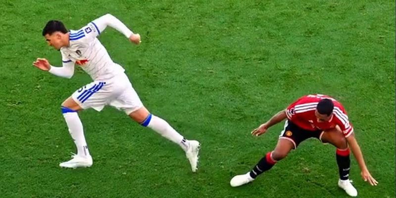Premier liga istakla vještinu Muharemovića: Reprezentativac BiH nadmudrio Tielemansa