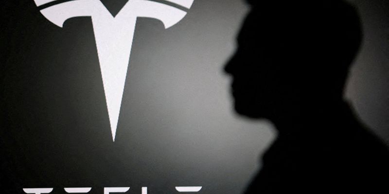 Pad dobiti Tesle od 43 posto uz rast troškova za vještačku inteligenciju i robotiku
