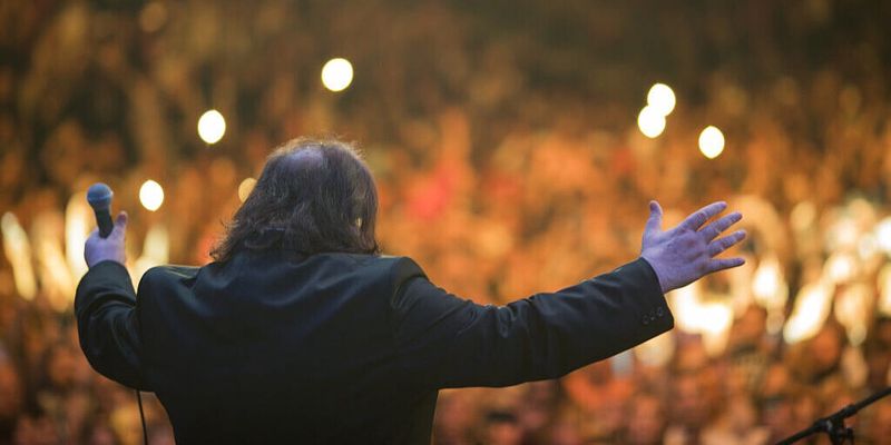 Brojne javne ličnosti opraštaju se od muzičke legende Miše Kovača