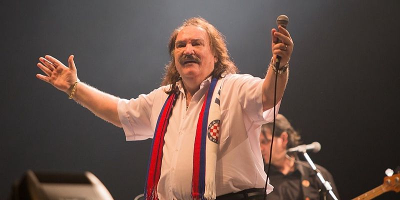 Muzički put i nezaboravni hitovi Miše Kovača: Od festivalskih trijumfa do statusa muzičke legende