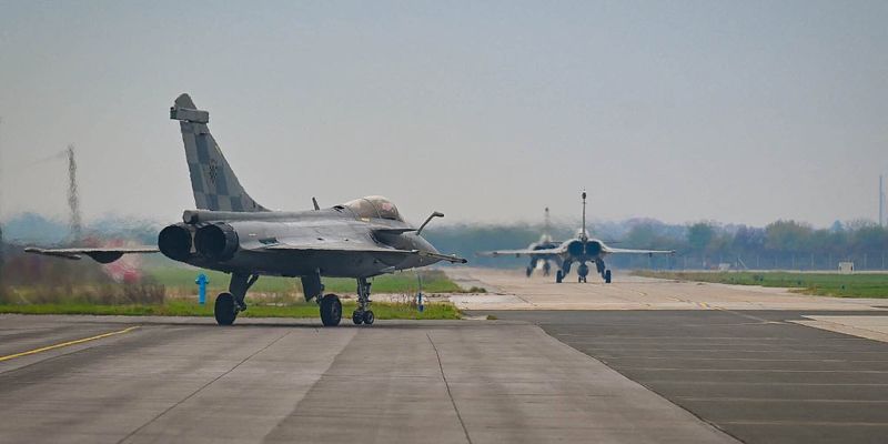 Zajedničke vježbe zračne borbe hrvatskih i francuskih pilota aviona Rafale iznad Zagreba