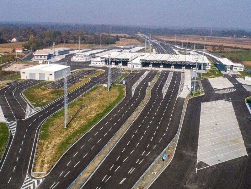 Novi granični prelaz kod Gradiške počeo raditi u punom kapacitetu nakon višemjesečnih političkih blokada