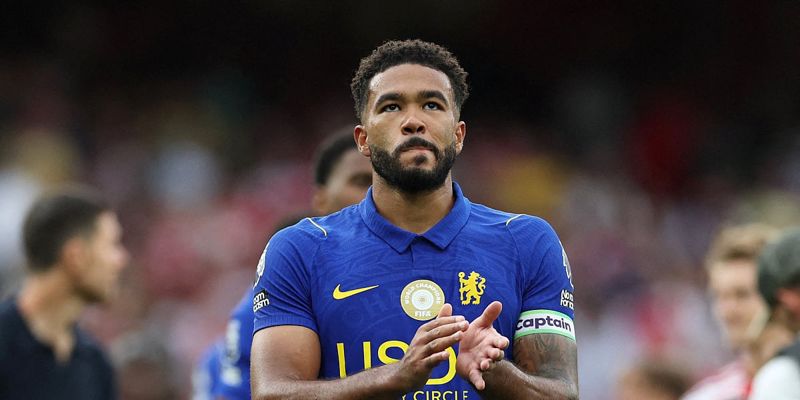 Novi problemi za Chelsea: Kapiten Reece James operisan i čeka ga duža pauza