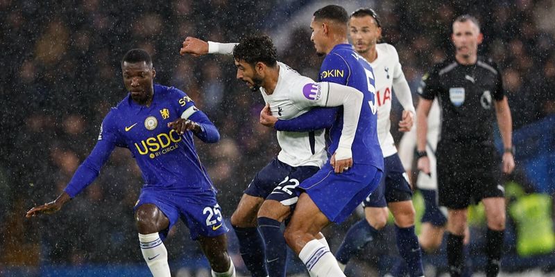 Veliko slavlje Tottenhama na Stamford Bridgeu: Isključen Palmer, gosti kaznili greške Chelseaja