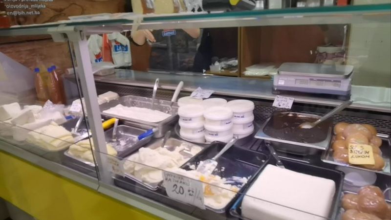 Tradicija na tezgama i visoke cijene: Cijena bifteka na sarajevskoj tržnici dosegla 100 KM